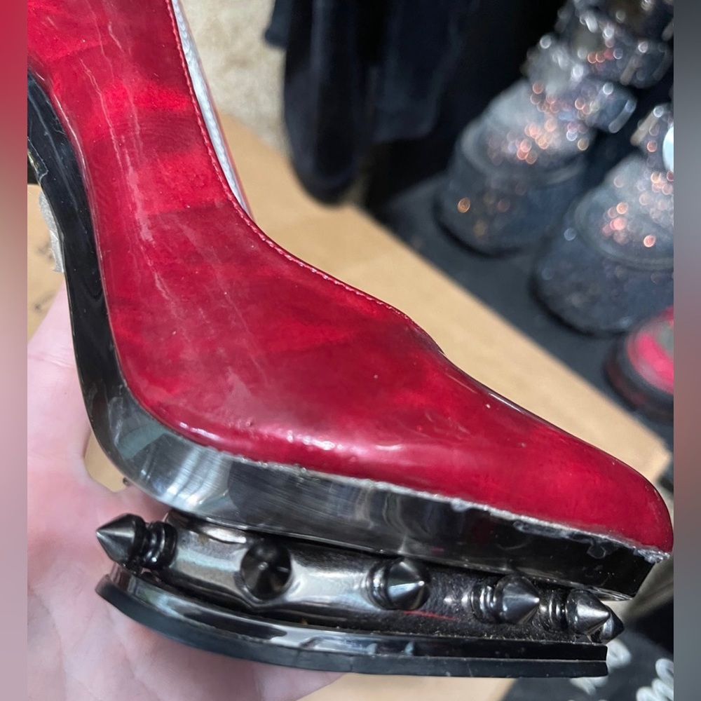 Predator Heels - Picture 4 of 9
